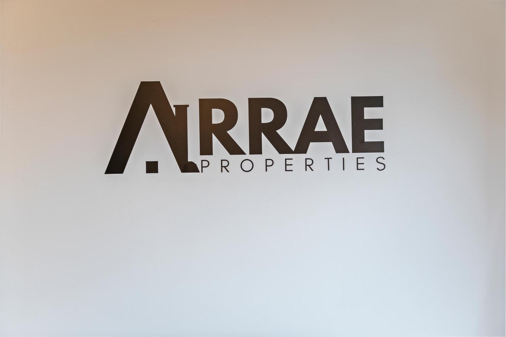 Apartment Vibrant Bliss - Luxury Centre Stay, Sleeps 8, Location, Bullring, Fully Equipped Kitchen, King Bed, 2 Bathrooms,terrace View, Free Wifi And Board Games Birmingham